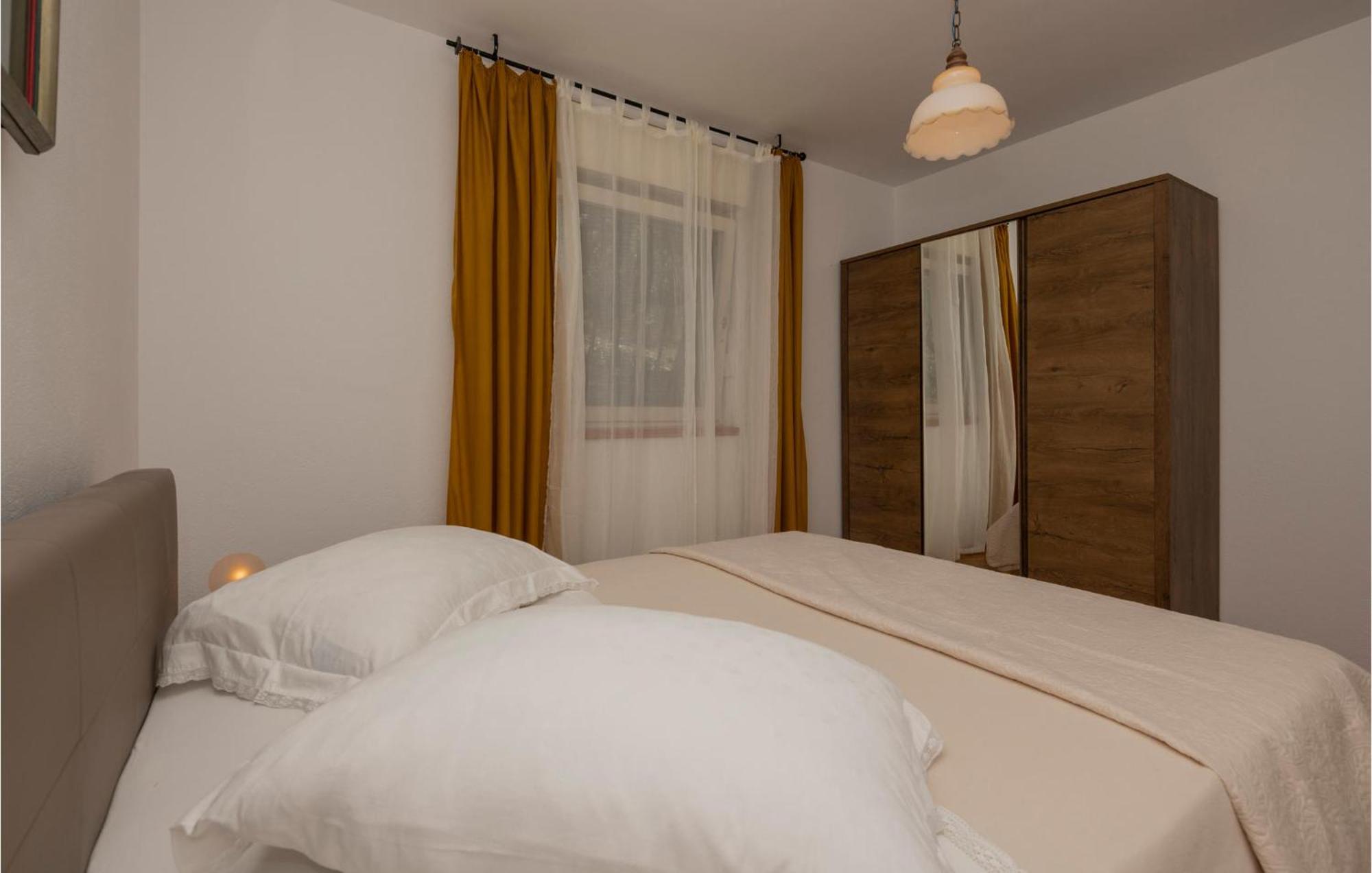 Nice Apartment In Tucepi With Wifi Esterno foto