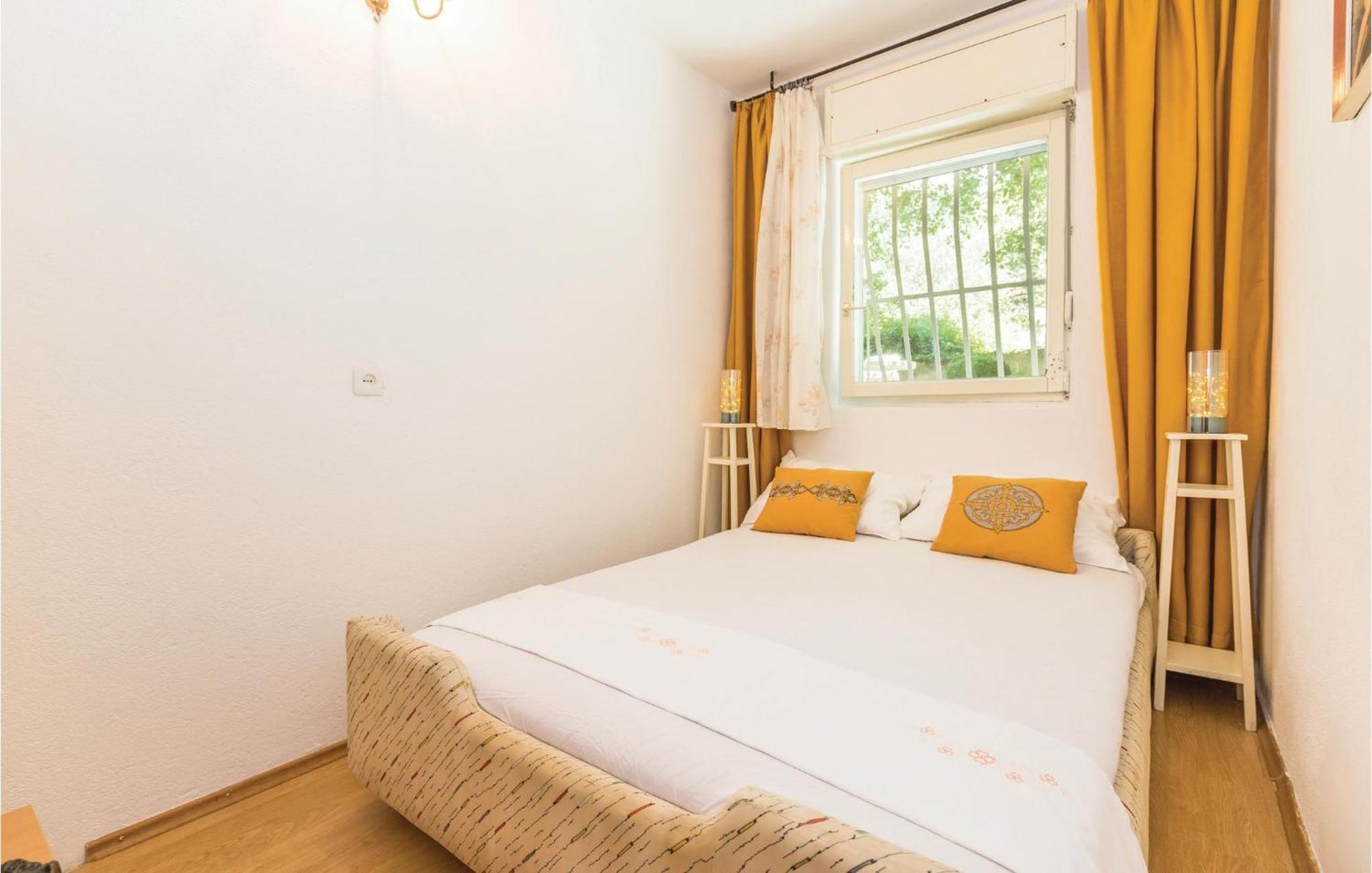 Nice Apartment In Tucepi With Wifi Esterno foto