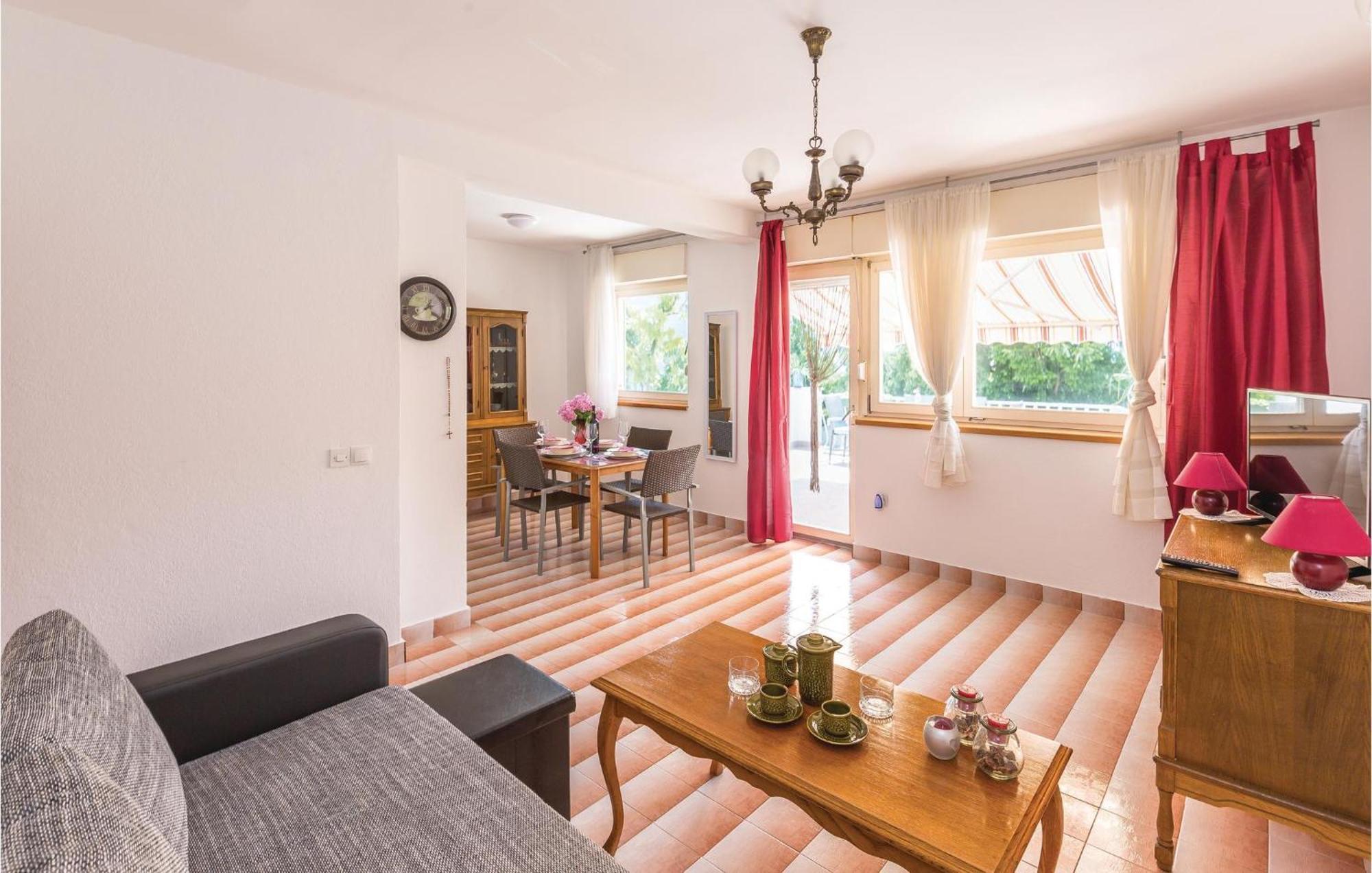Nice Apartment In Tucepi With Wifi Esterno foto