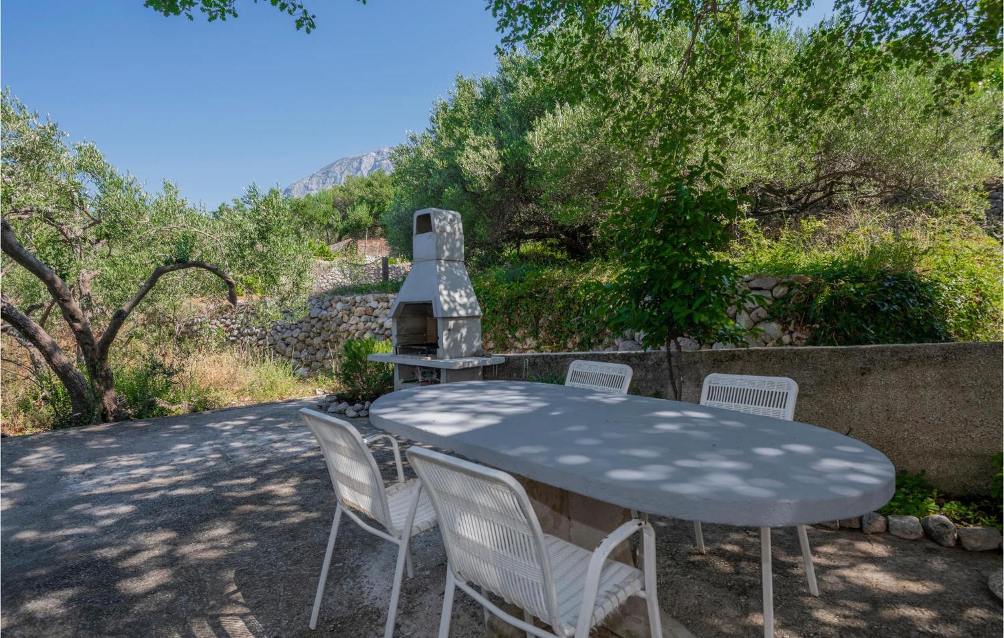 Nice Apartment In Tucepi With Wifi Esterno foto