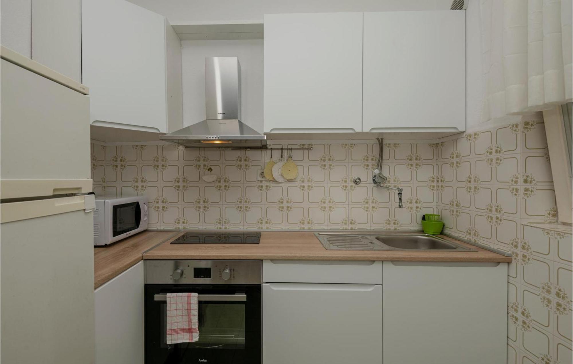 Nice Apartment In Tucepi With Wifi Esterno foto
